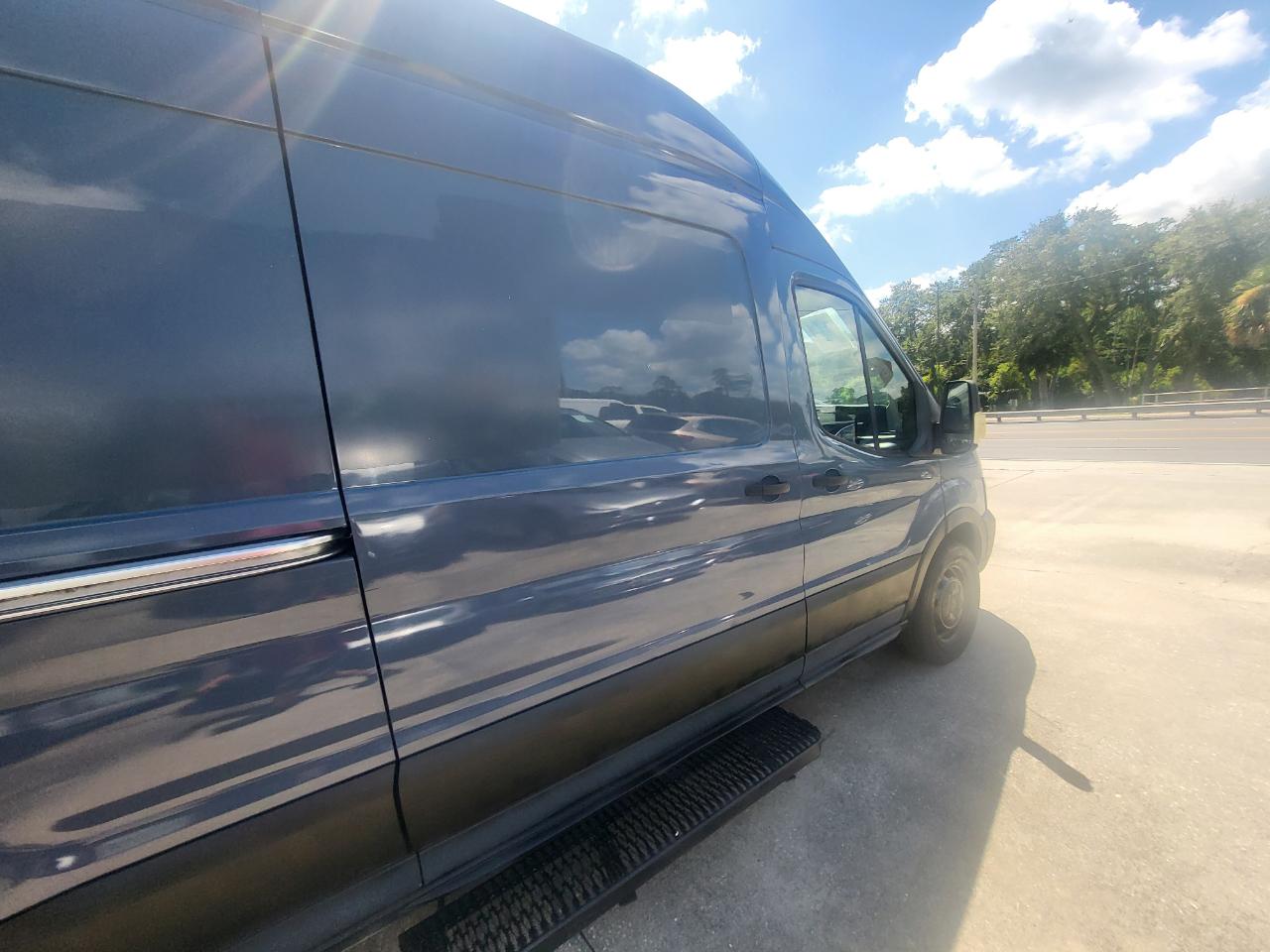 Ford Transit 250 Van High Roof w/Sliding Pass. 148-in. WB EL 2020