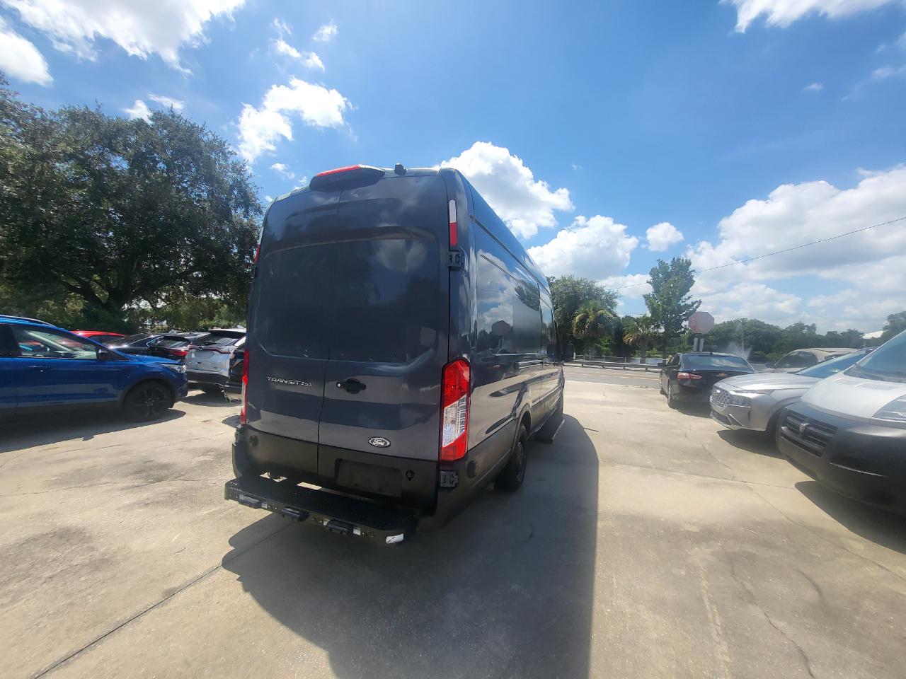 Ford Transit 250 Van High Roof w/Sliding Pass. 148-in. WB EL 2020
