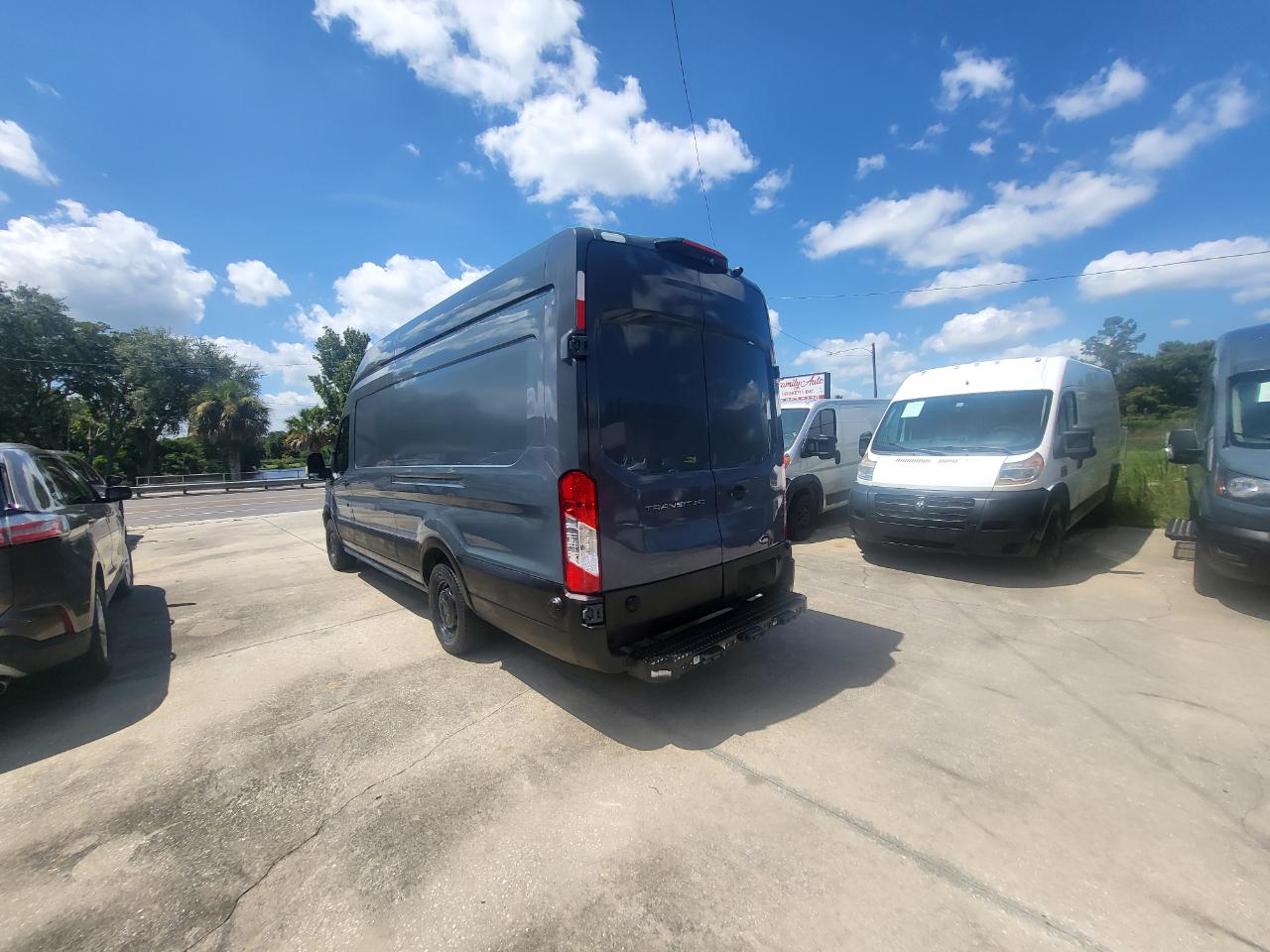 Ford Transit 250 Van High Roof w/Sliding Pass. 148-in. WB EL 2020
