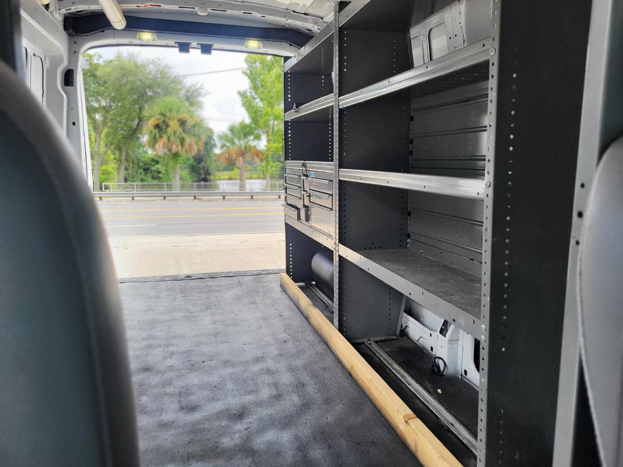 Ford Transit 250 Van Med. Roof w/Sliding Pass. 148-in. WB 2017