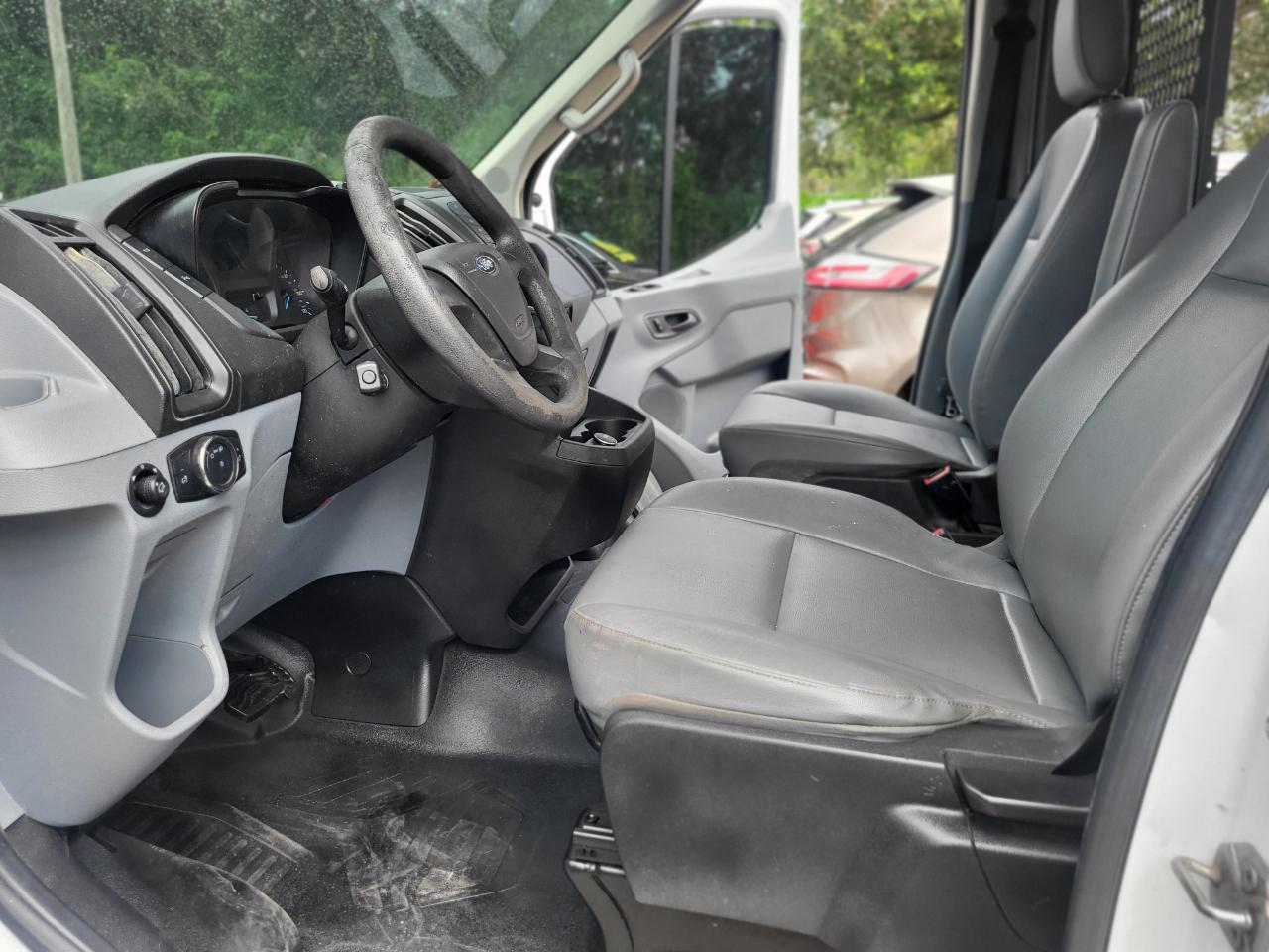 Ford Transit 250 Van Med. Roof w/Sliding Pass. 148-in. WB 2017