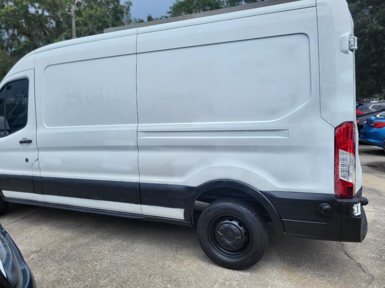 Ford Transit 250 Van Med. Roof w/Sliding Pass. 148-in. WB 2017