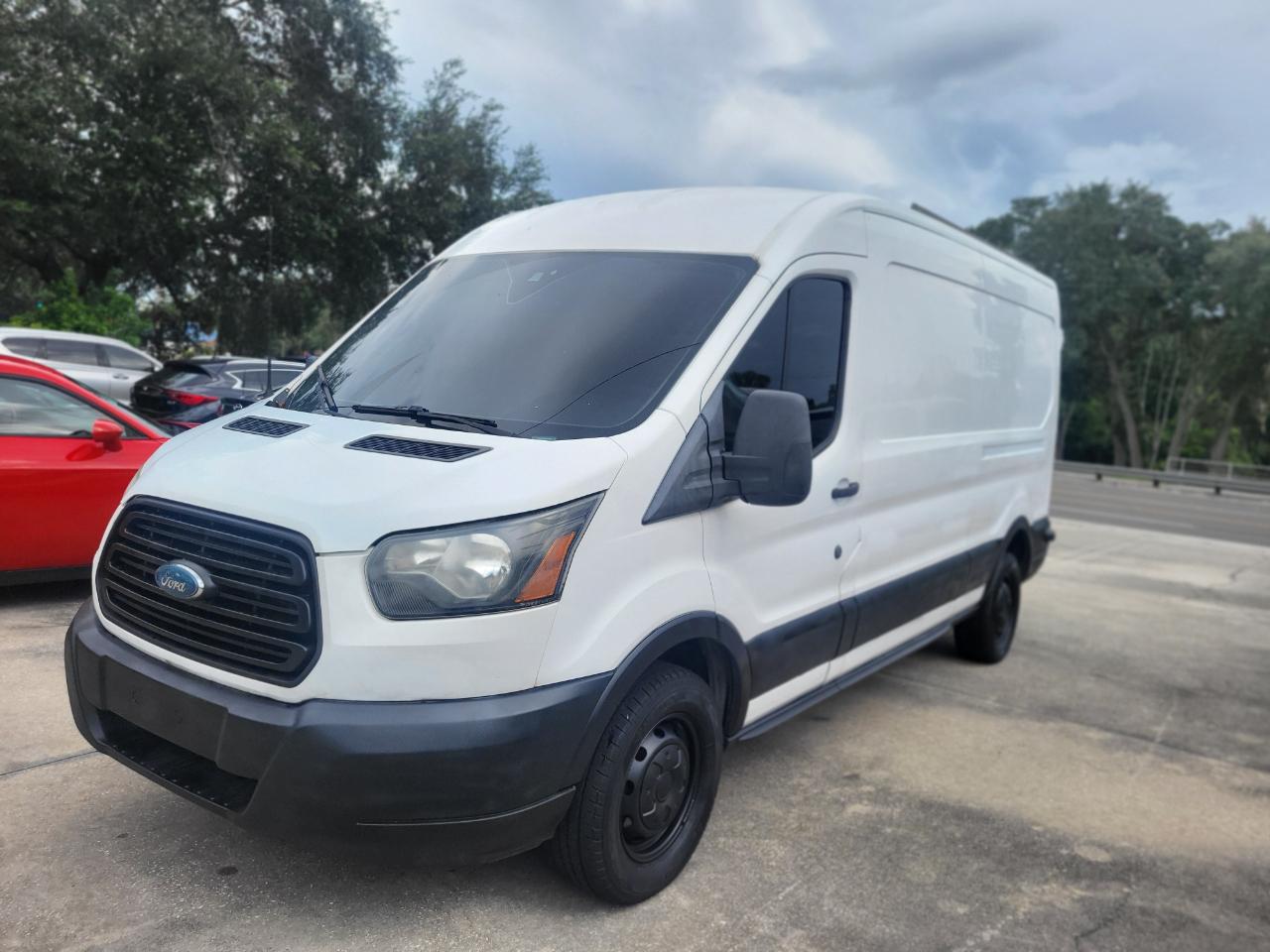 Ford Transit 250 Van Med. Roof w/Sliding Pass. 148-in. WB 2017