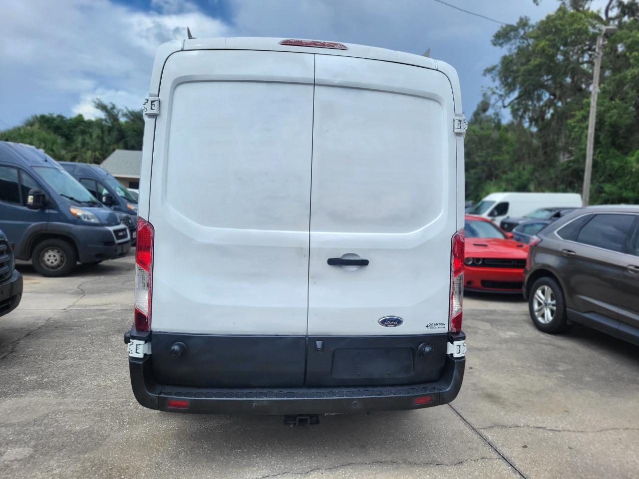 Ford Transit 250 Van Med. Roof w/Sliding Pass. 148-in. WB 2017