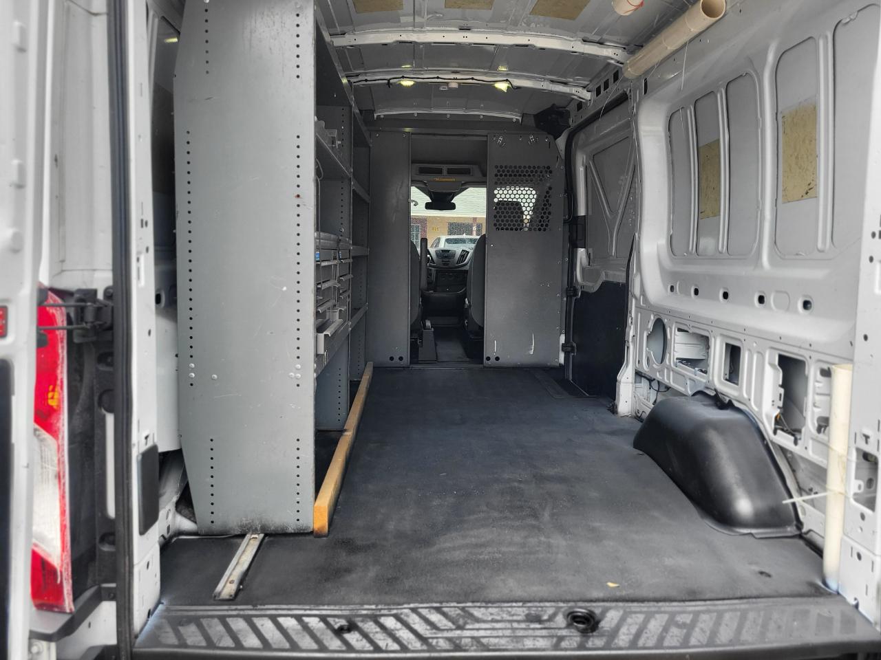Ford Transit 250 Van Med. Roof w/Sliding Pass. 148-in. WB 2017