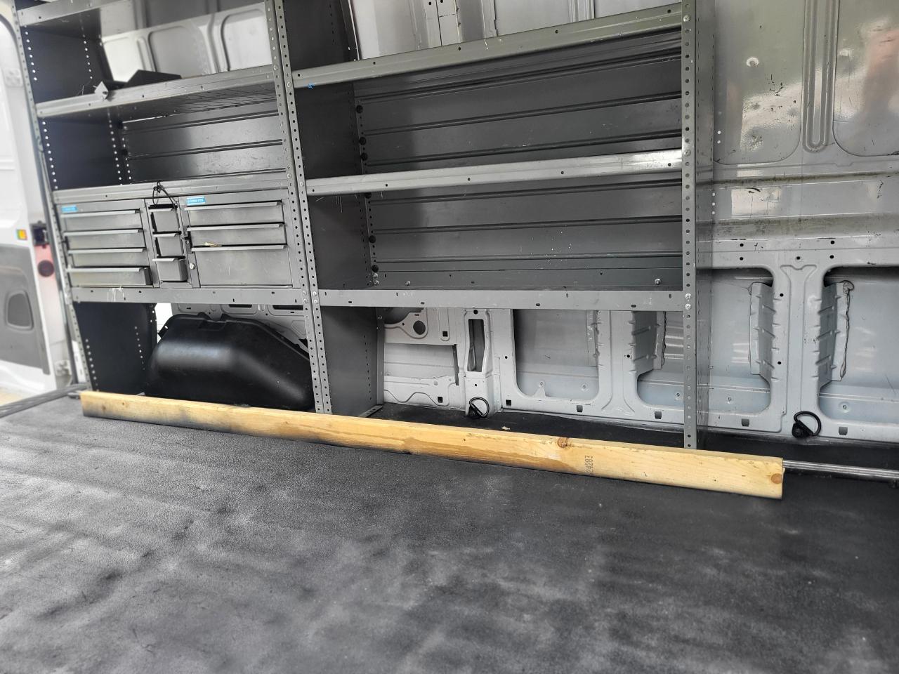 Ford Transit 250 Van Med. Roof w/Sliding Pass. 148-in. WB 2017