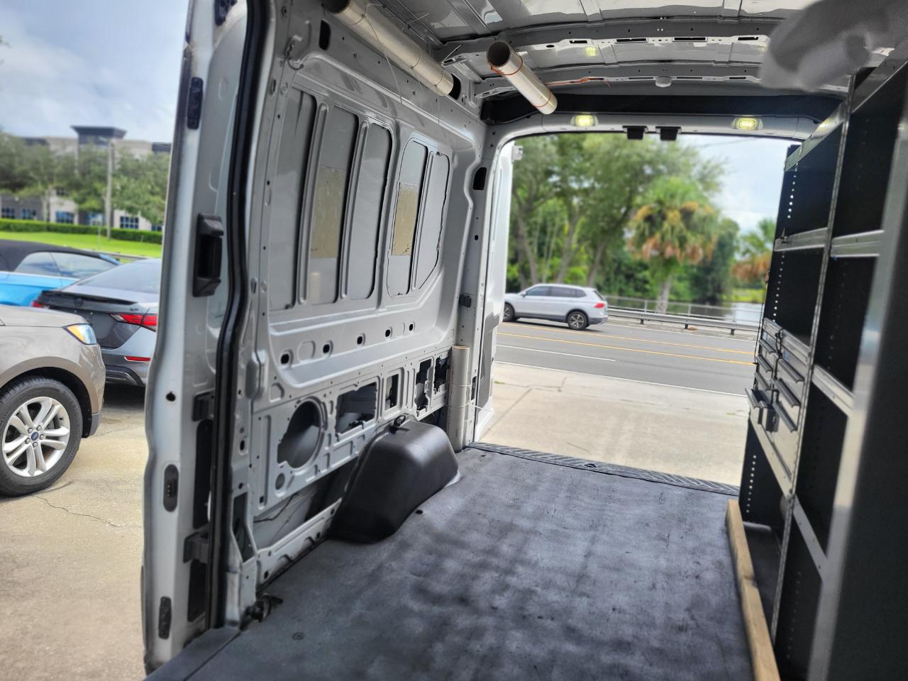 Ford Transit 250 Van Med. Roof w/Sliding Pass. 148-in. WB 2017