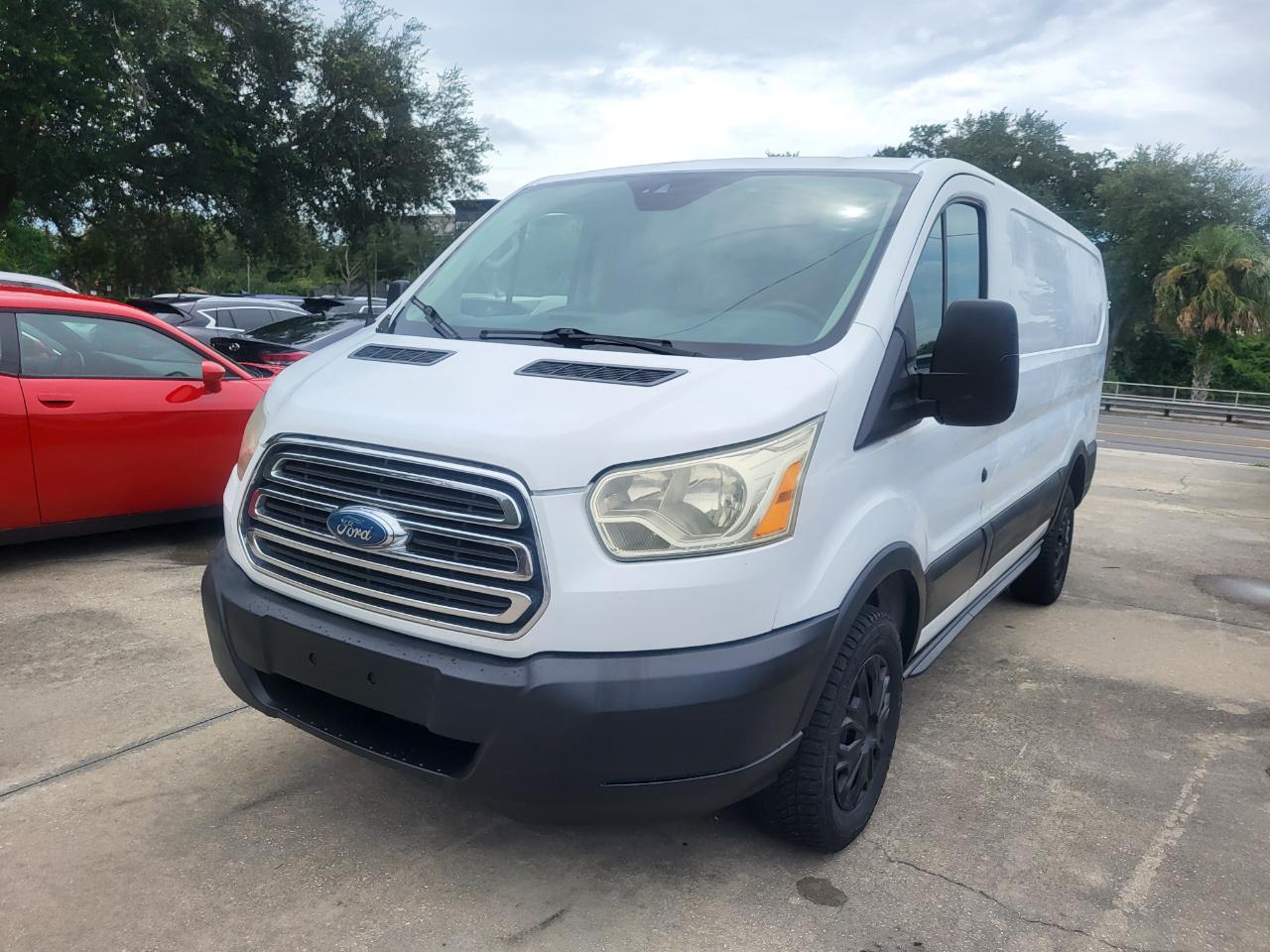 Ford Transit 250 Van Low Roof 60/40 Pass.130-in. WB 2016