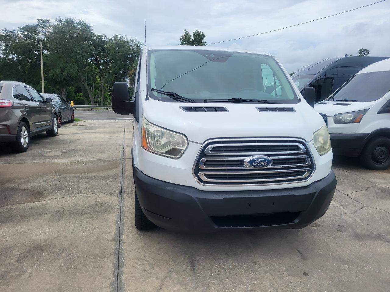 Ford Transit 250 Van Low Roof 60/40 Pass.130-in. WB 2016