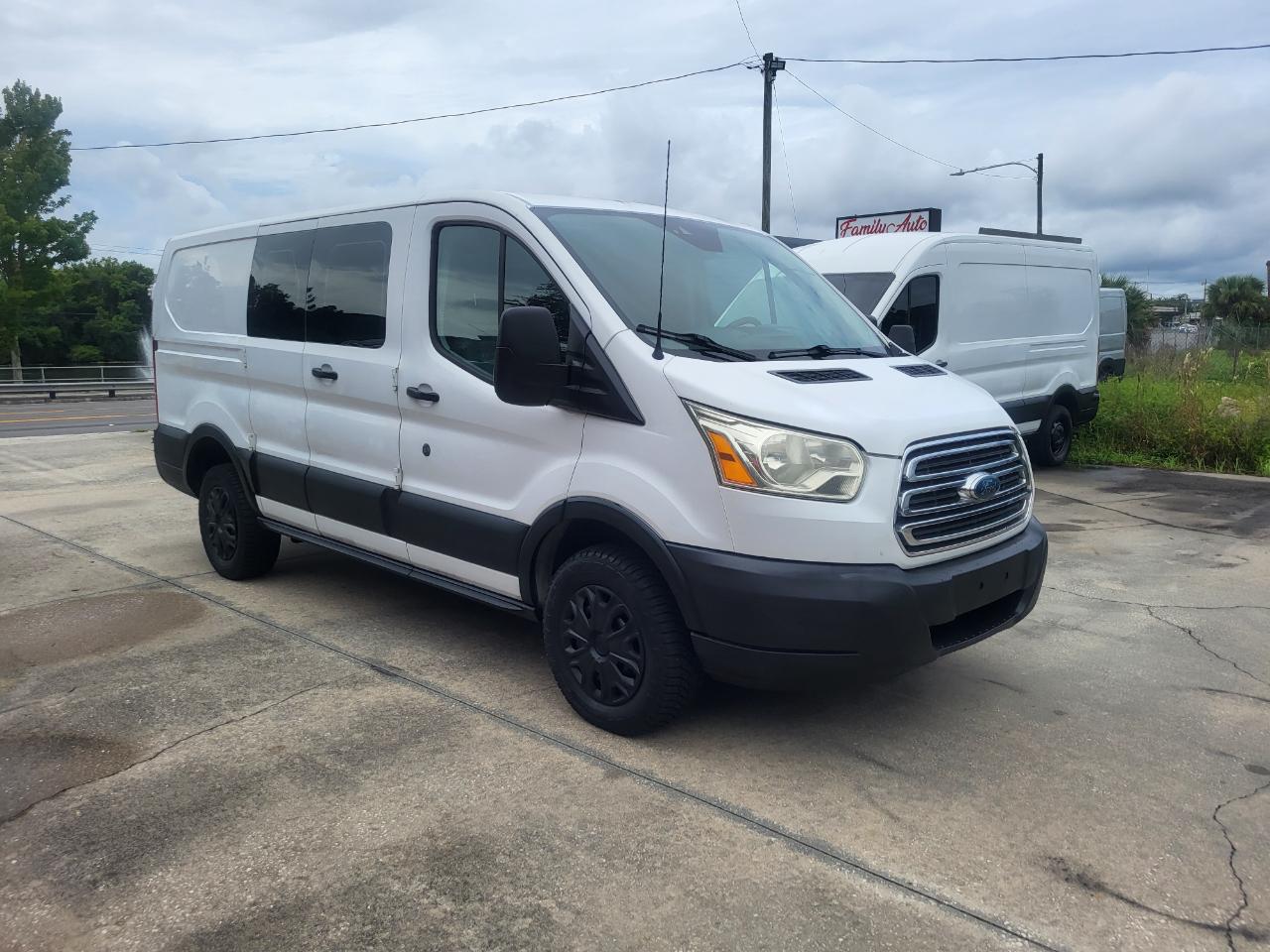 Ford Transit 250 Van Low Roof 60/40 Pass.130-in. WB 2016
