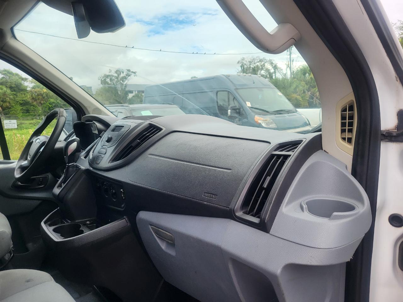 Ford Transit 250 Van Low Roof 60/40 Pass.130-in. WB 2016