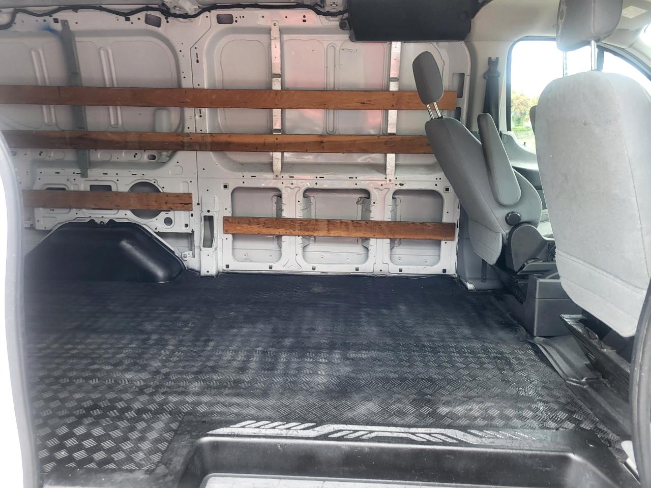 Ford Transit 250 Van Low Roof 60/40 Pass.130-in. WB 2016