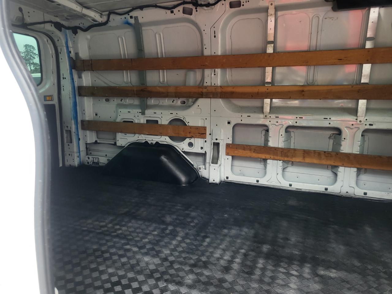 Ford Transit 250 Van Low Roof 60/40 Pass.130-in. WB 2016