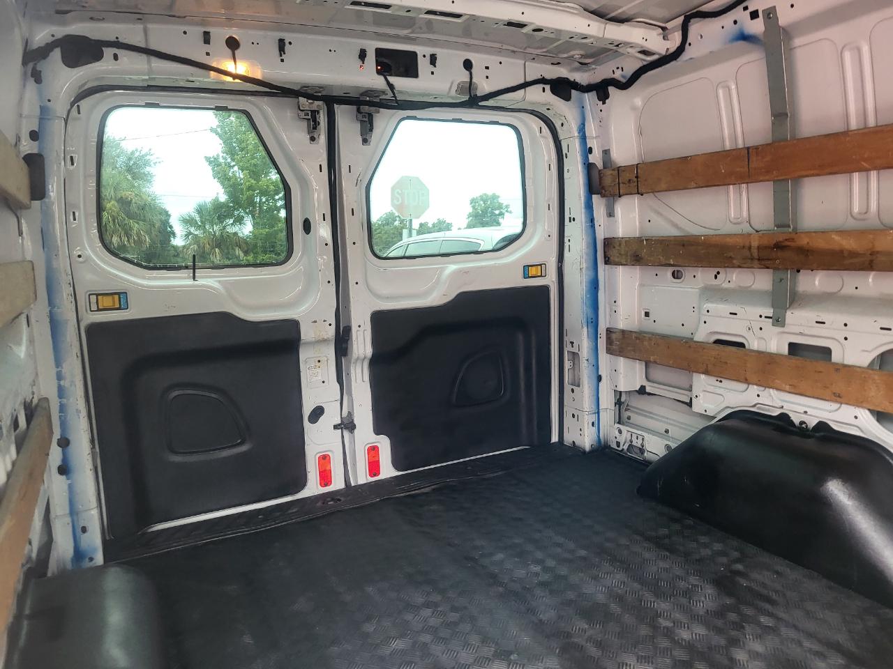 Ford Transit 250 Van Low Roof 60/40 Pass.130-in. WB 2016