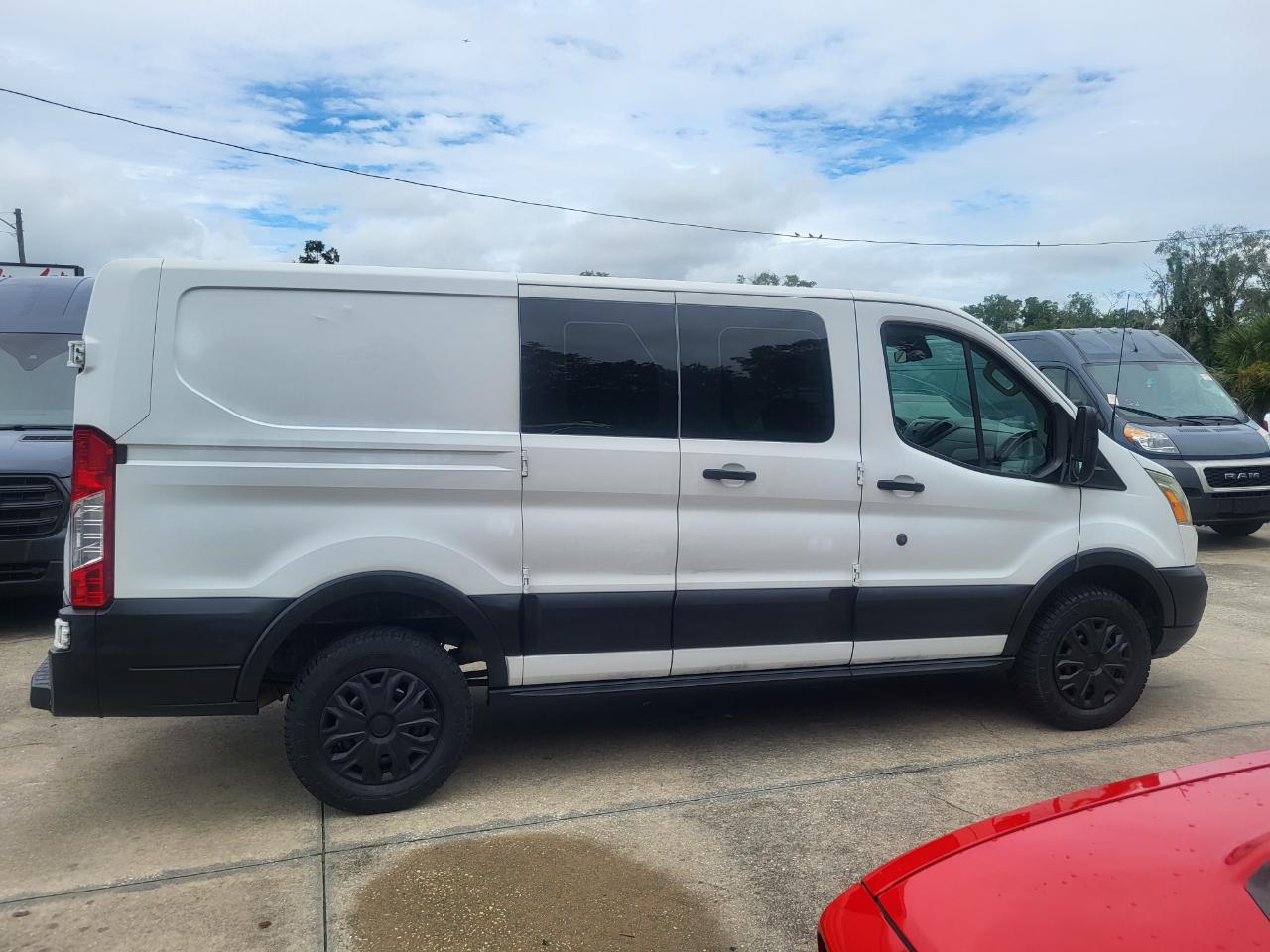 Ford Transit 250 Van Low Roof 60/40 Pass.130-in. WB 2016