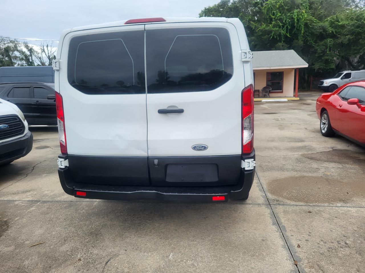 Ford Transit 250 Van Low Roof 60/40 Pass.130-in. WB 2016