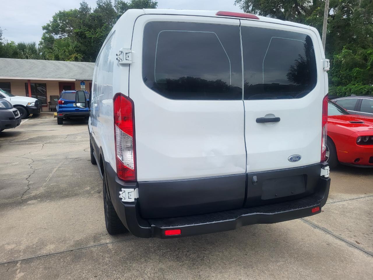 Ford Transit 250 Van Low Roof 60/40 Pass.130-in. WB 2016