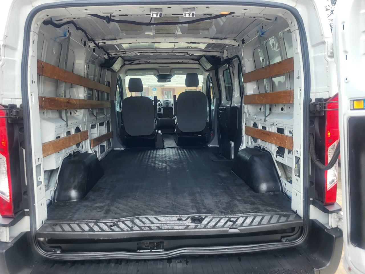 Ford Transit 250 Van Low Roof 60/40 Pass.130-in. WB 2016