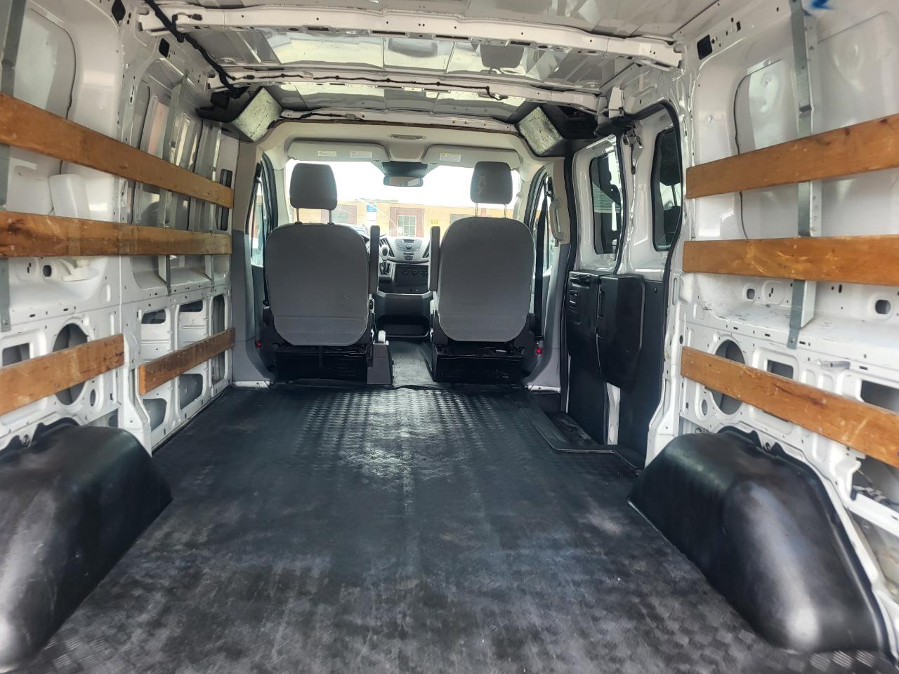 Ford Transit 250 Van Low Roof 60/40 Pass.130-in. WB 2016
