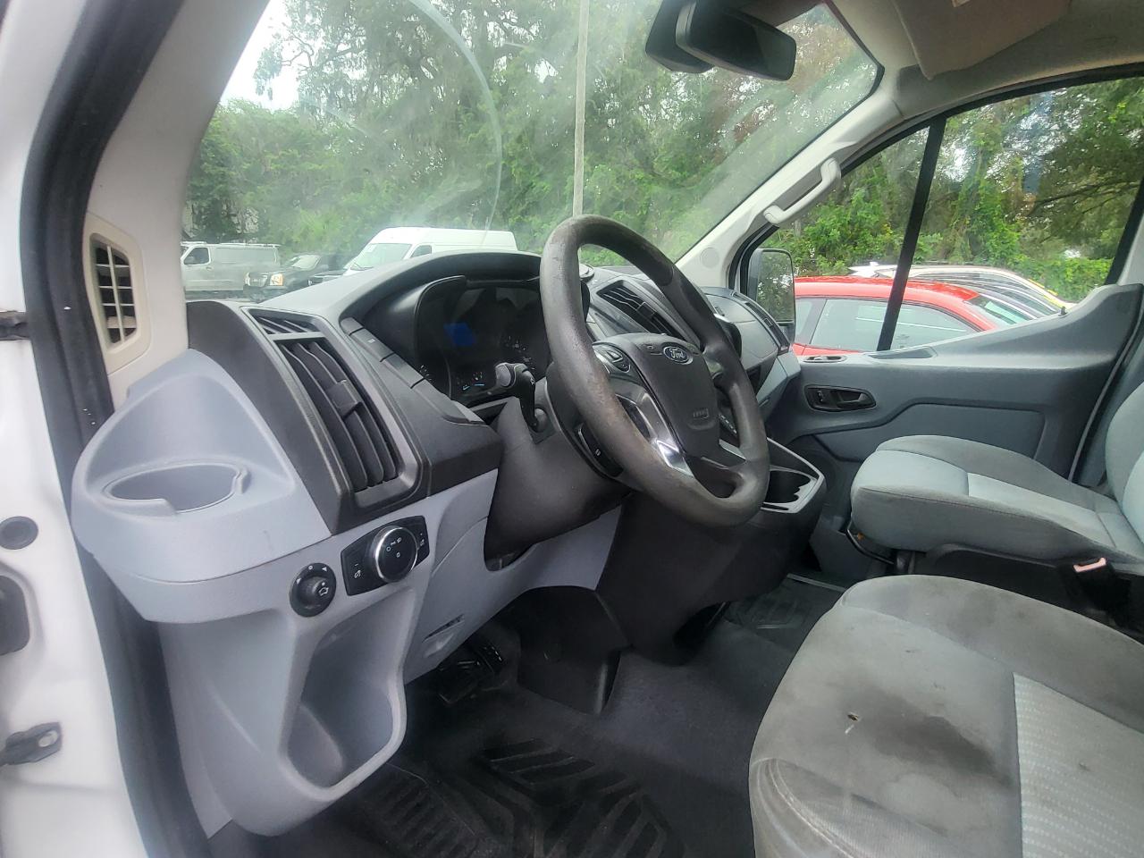 Ford Transit 250 Van Low Roof 60/40 Pass.130-in. WB 2016