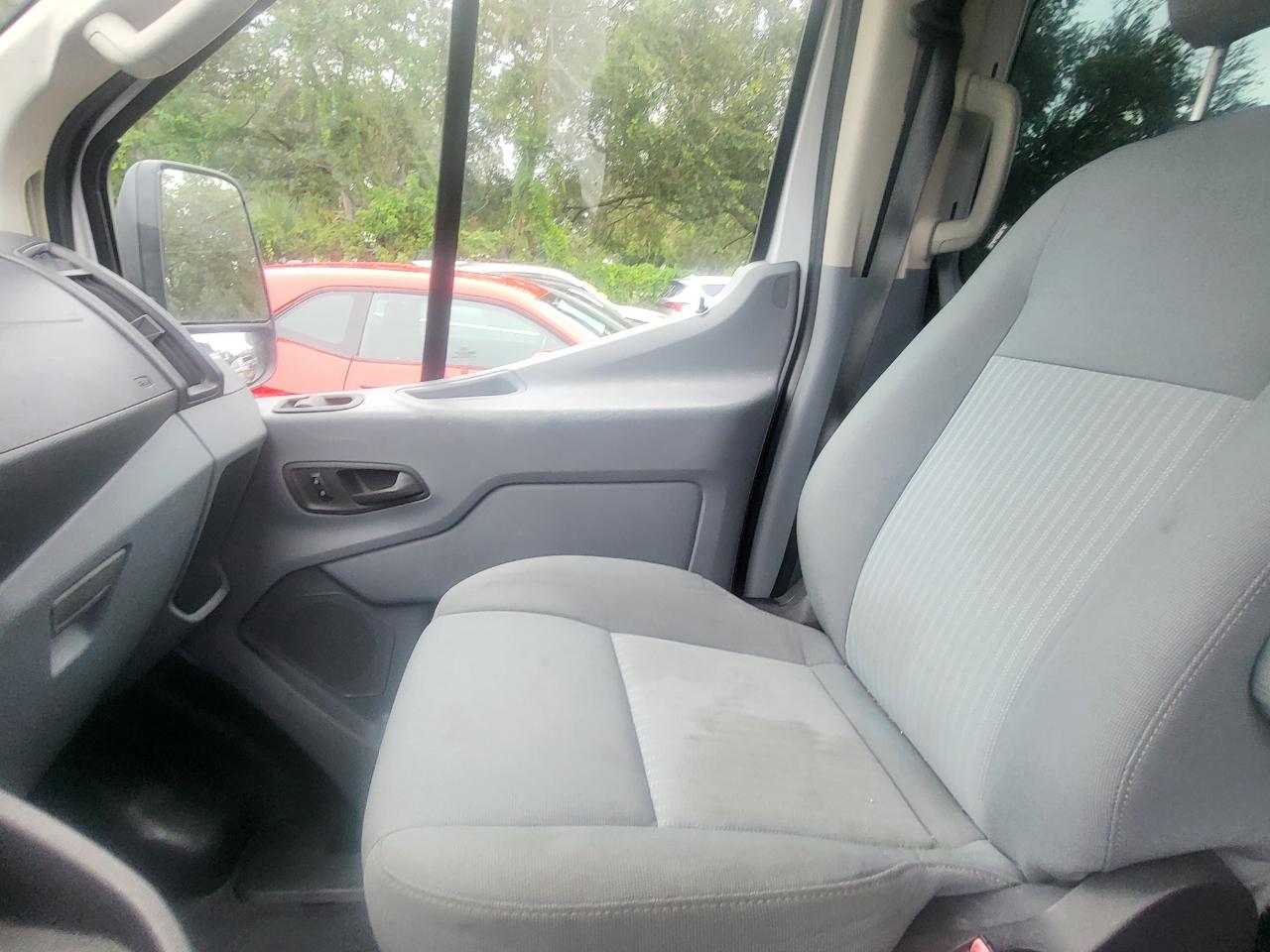 Ford Transit 250 Van Low Roof 60/40 Pass.130-in. WB 2016