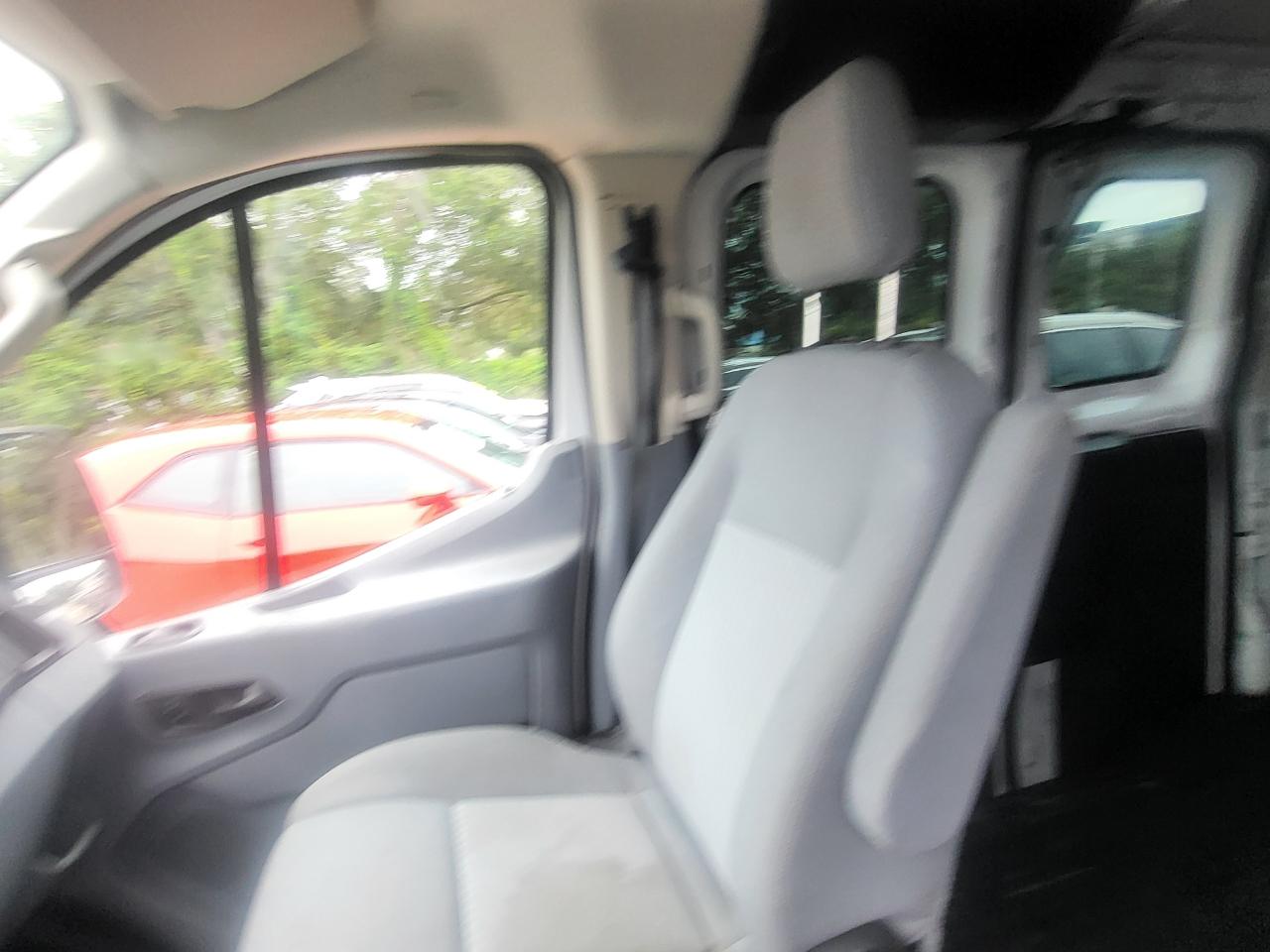 Ford Transit 250 Van Low Roof 60/40 Pass.130-in. WB 2016