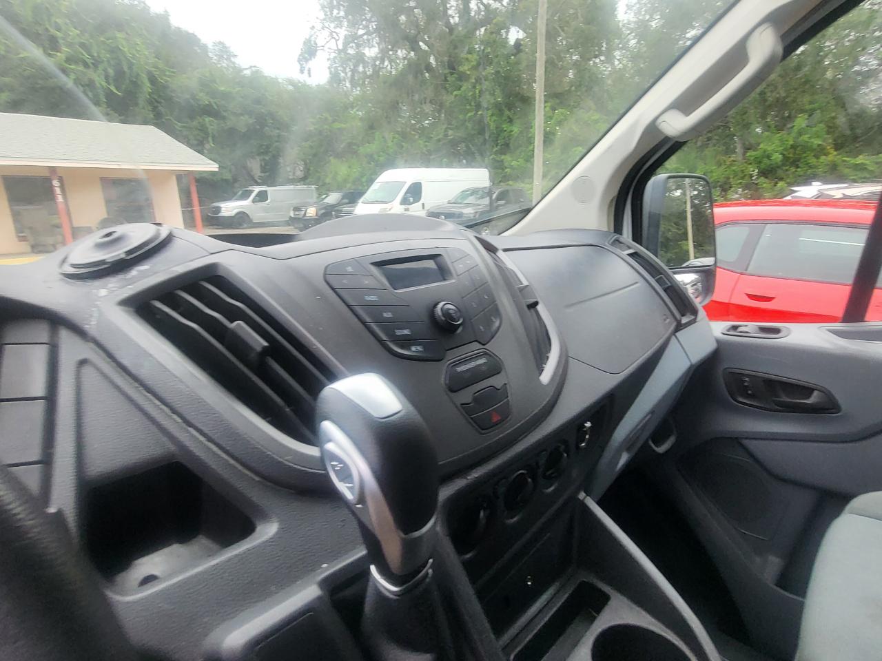 Ford Transit 250 Van Low Roof 60/40 Pass.130-in. WB 2016