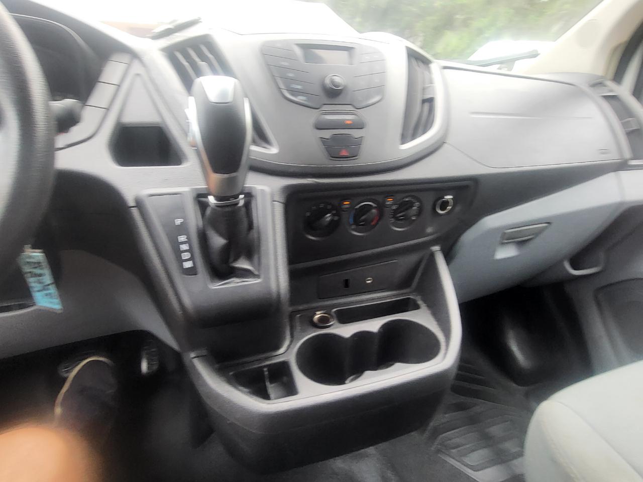Ford Transit 250 Van Low Roof 60/40 Pass.130-in. WB 2016