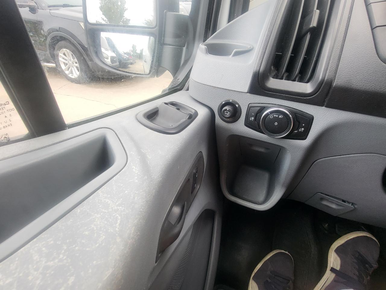 Ford Transit 250 Van Low Roof 60/40 Pass.130-in. WB 2016