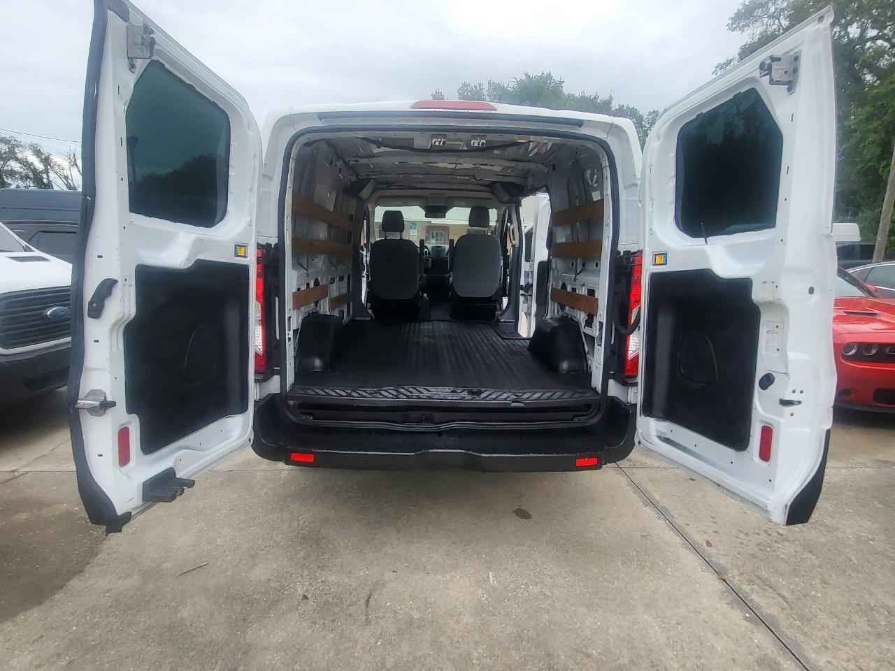 Ford Transit 250 Van Low Roof 60/40 Pass.130-in. WB 2016