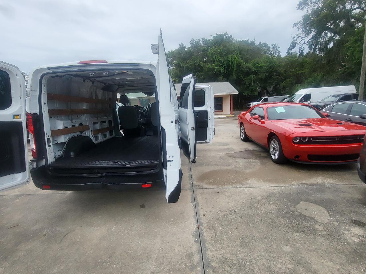 Ford Transit 250 Van Low Roof 60/40 Pass.130-in. WB 2016