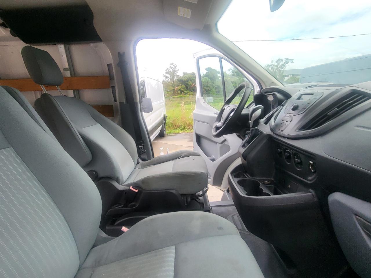 Ford Transit 250 Van Low Roof 60/40 Pass.130-in. WB 2016
