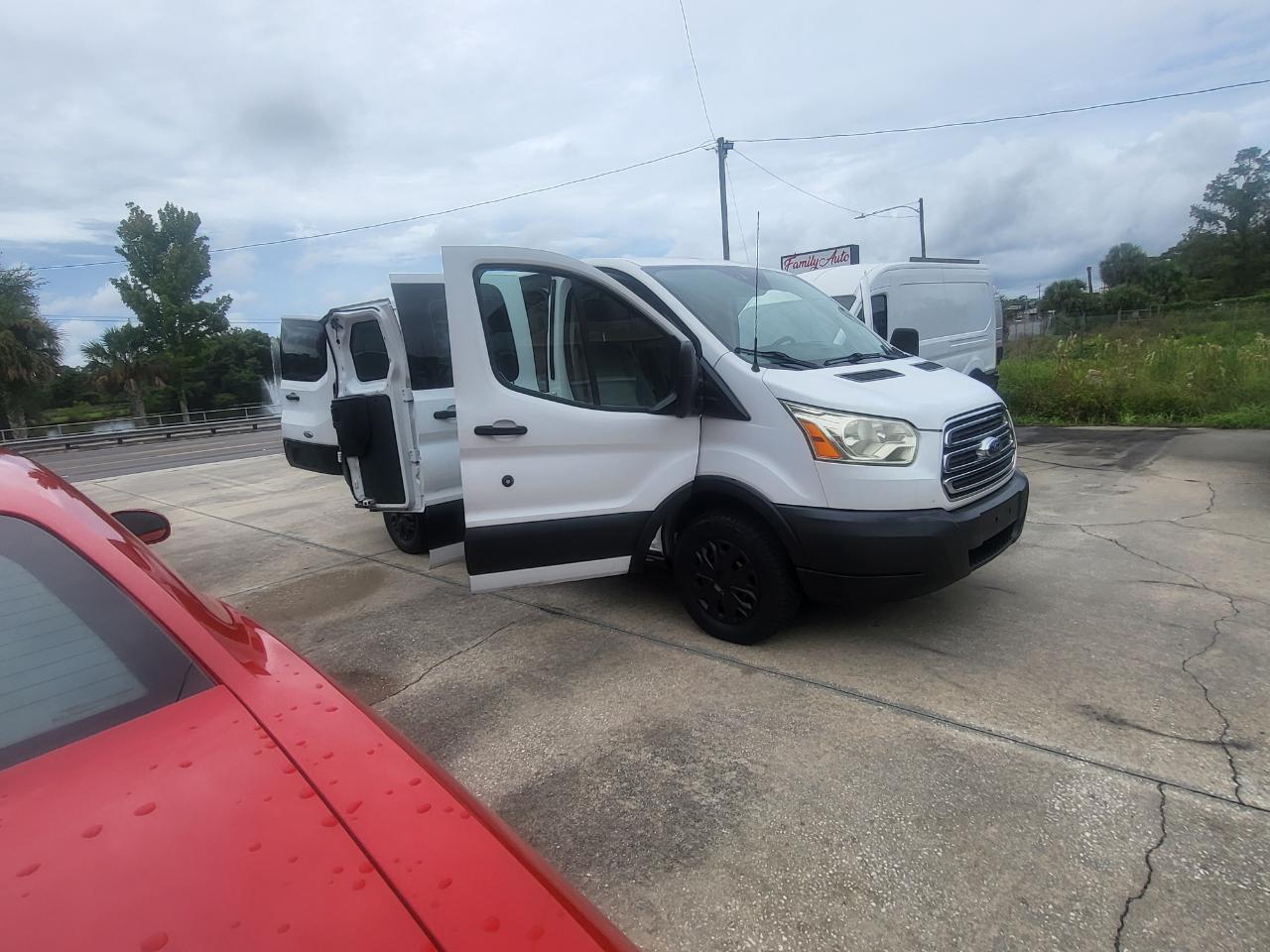 Ford Transit 250 Van Low Roof 60/40 Pass.130-in. WB 2016