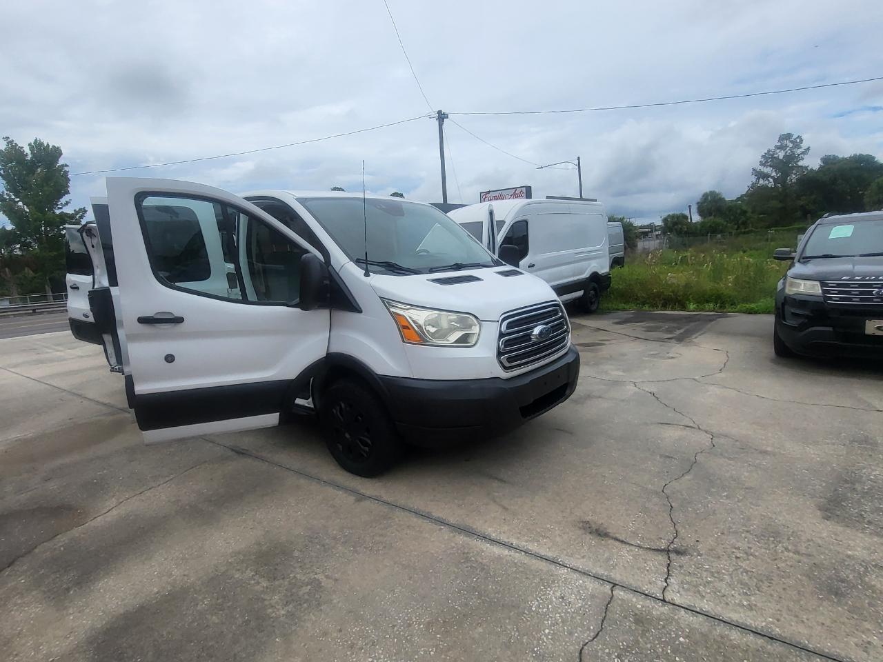 Ford Transit 250 Van Low Roof 60/40 Pass.130-in. WB 2016