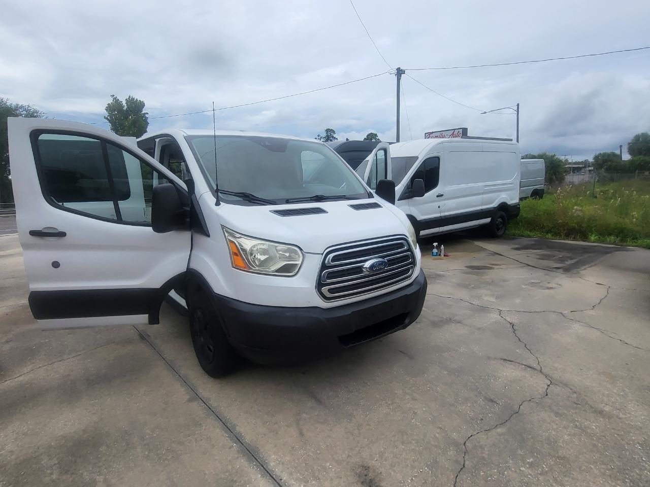 Ford Transit 250 Van Low Roof 60/40 Pass.130-in. WB 2016
