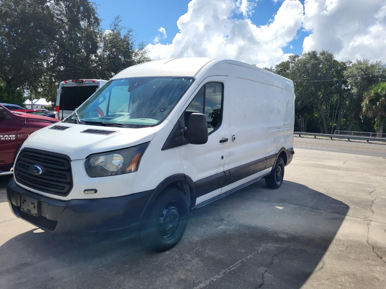 Ford Transit 150 Van Med. Roof w/Sliding Pass. 148-in. WB 2016