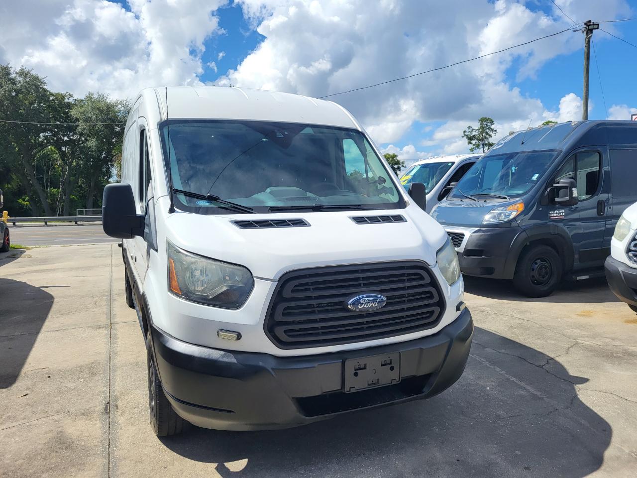 Ford Transit 150 Van Med. Roof w/Sliding Pass. 148-in. WB 2016