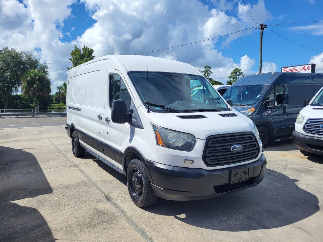 Ford Transit 150 Van Med. Roof w/Sliding Pass. 148-in. WB 2016