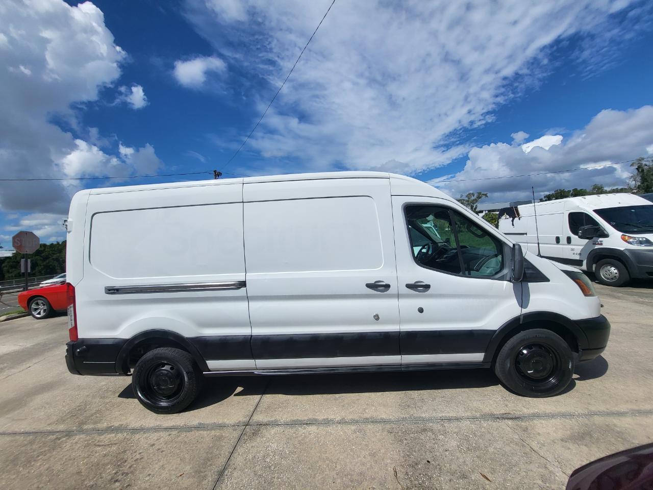 Ford Transit 150 Van Med. Roof w/Sliding Pass. 148-in. WB 2016
