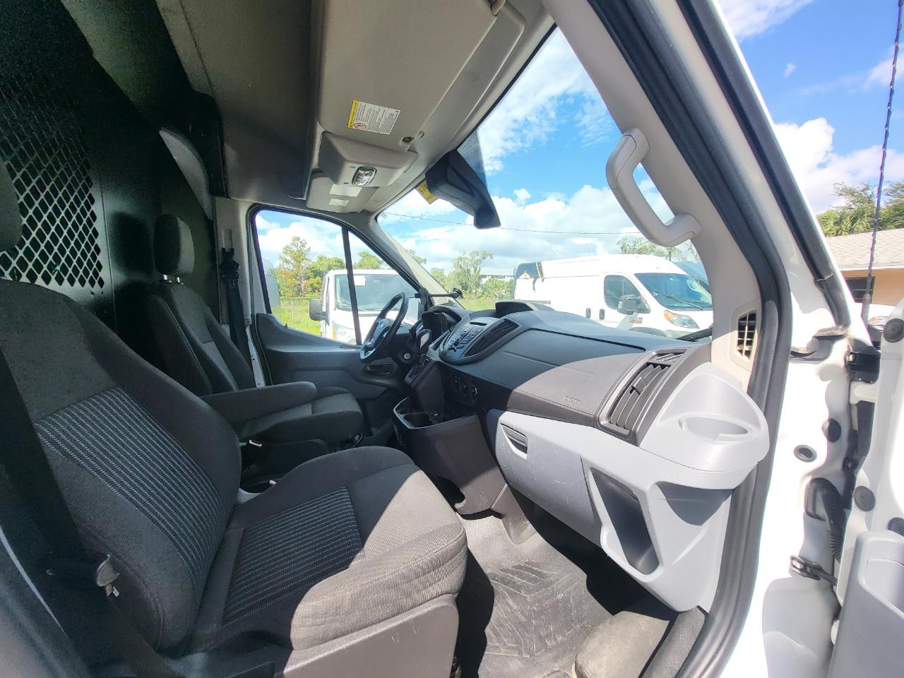 Ford Transit 150 Van Med. Roof w/Sliding Pass. 148-in. WB 2016