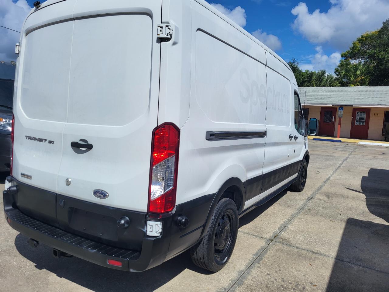 Ford Transit 150 Van Med. Roof w/Sliding Pass. 148-in. WB 2016