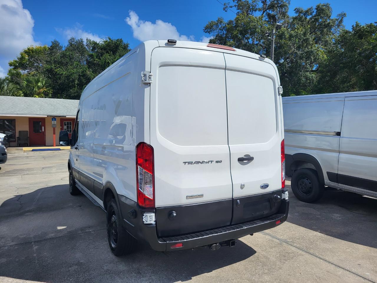 Ford Transit 150 Van Med. Roof w/Sliding Pass. 148-in. WB 2016
