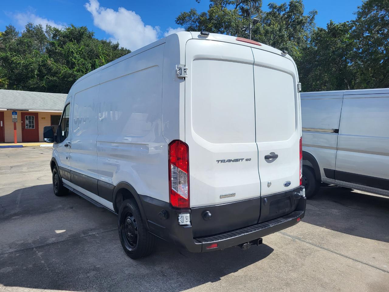 Ford Transit 150 Van Med. Roof w/Sliding Pass. 148-in. WB 2016