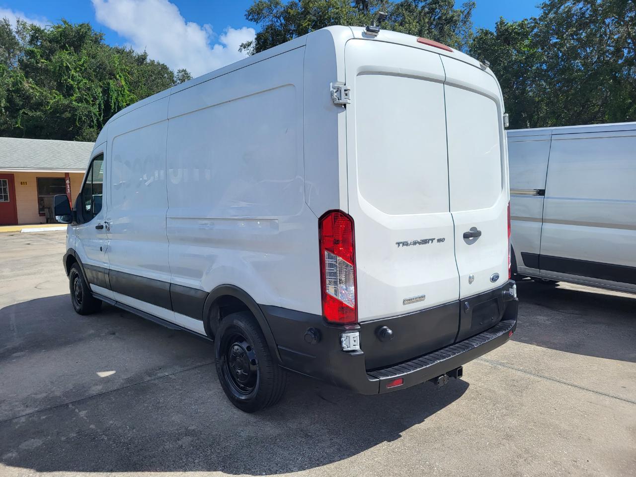 Ford Transit 150 Van Med. Roof w/Sliding Pass. 148-in. WB 2016