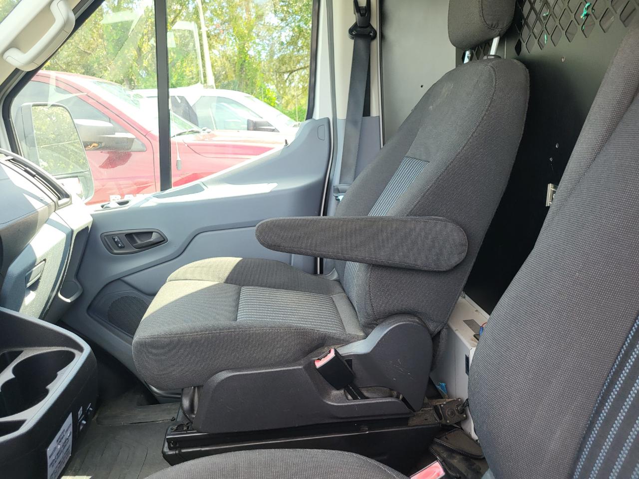 Ford Transit 150 Van Med. Roof w/Sliding Pass. 148-in. WB 2016