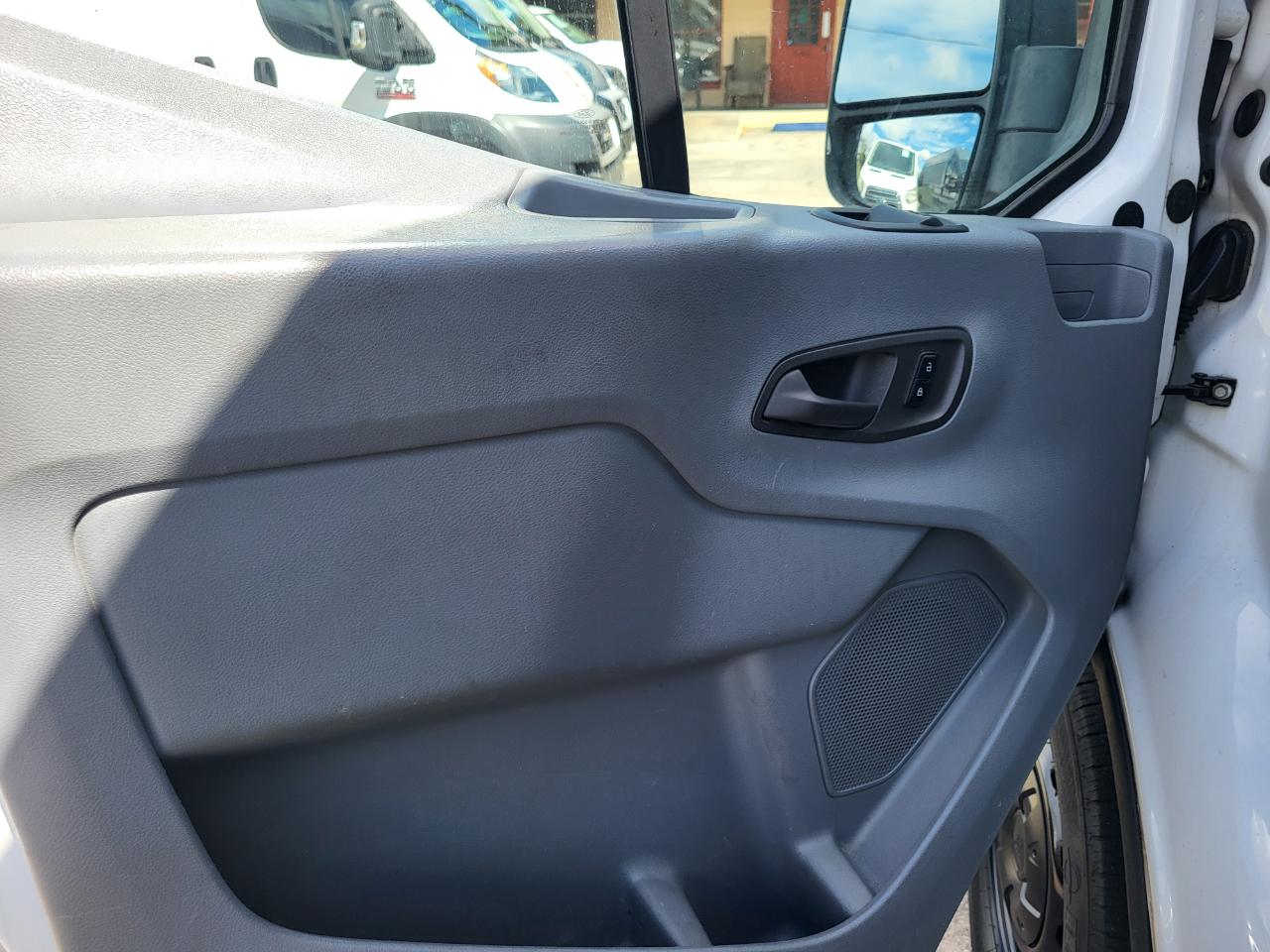 Ford Transit 150 Van Med. Roof w/Sliding Pass. 148-in. WB 2016