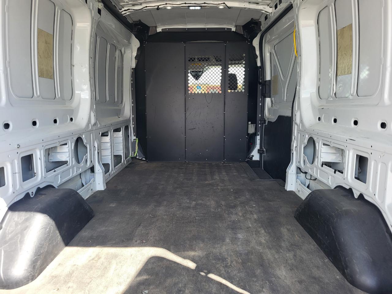 Ford Transit 150 Van Med. Roof w/Sliding Pass. 148-in. WB 2016