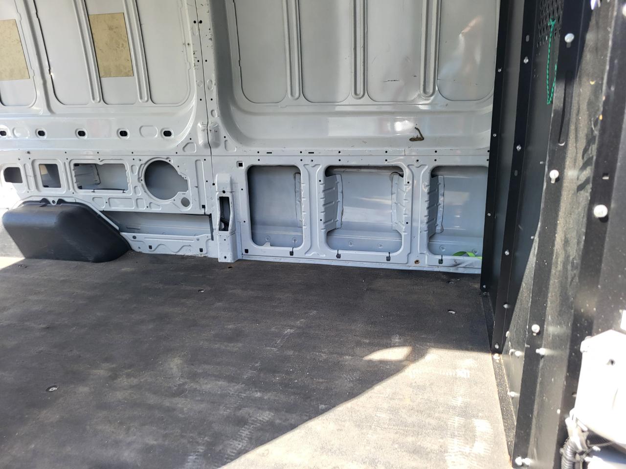 Ford Transit 150 Van Med. Roof w/Sliding Pass. 148-in. WB 2016