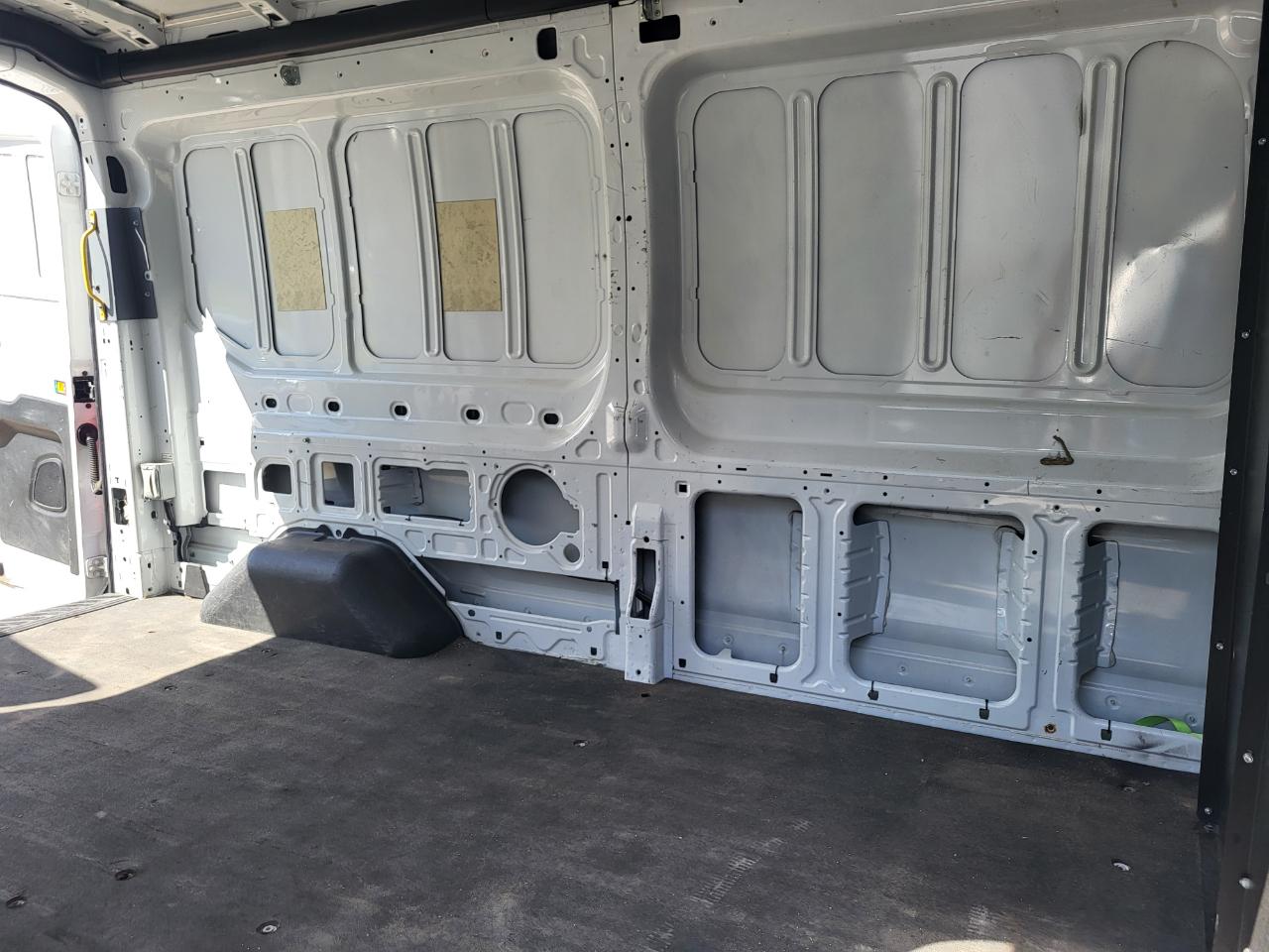 Ford Transit 150 Van Med. Roof w/Sliding Pass. 148-in. WB 2016