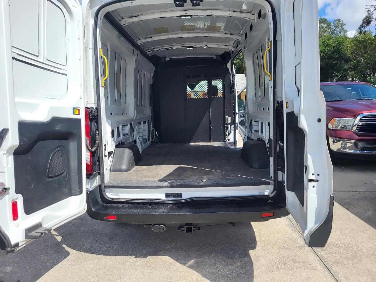 Ford Transit 150 Van Med. Roof w/Sliding Pass. 148-in. WB 2016